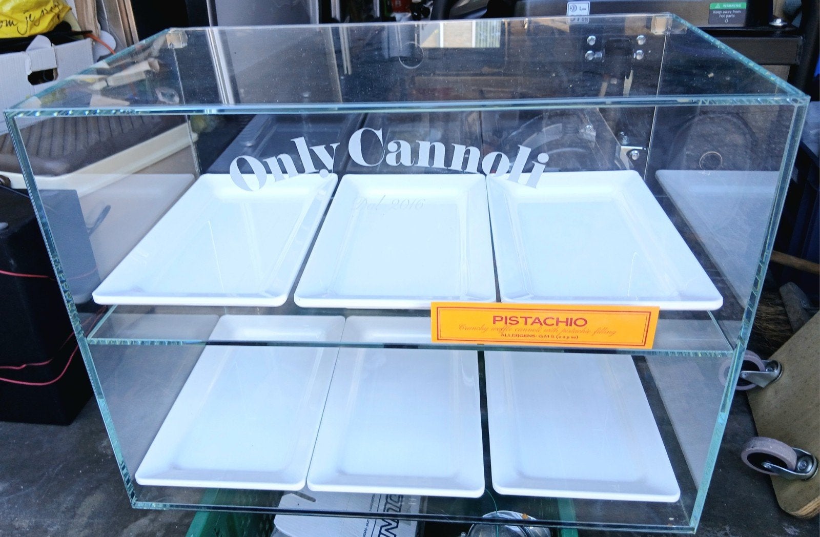 Plexiglas vitrine met schalen - Nieuwstaat, Ophalen