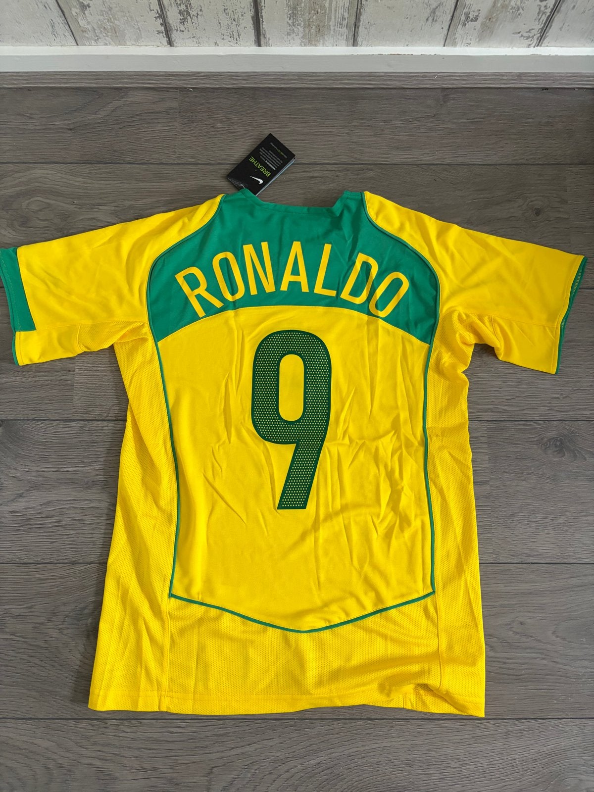 Brazilië 2004 retro shirt Ronaldo - Maat M, Kleding | Heren, T-shirts, Ophalen of Verzenden, Nieuw, Maat 48/50 (M), Geel