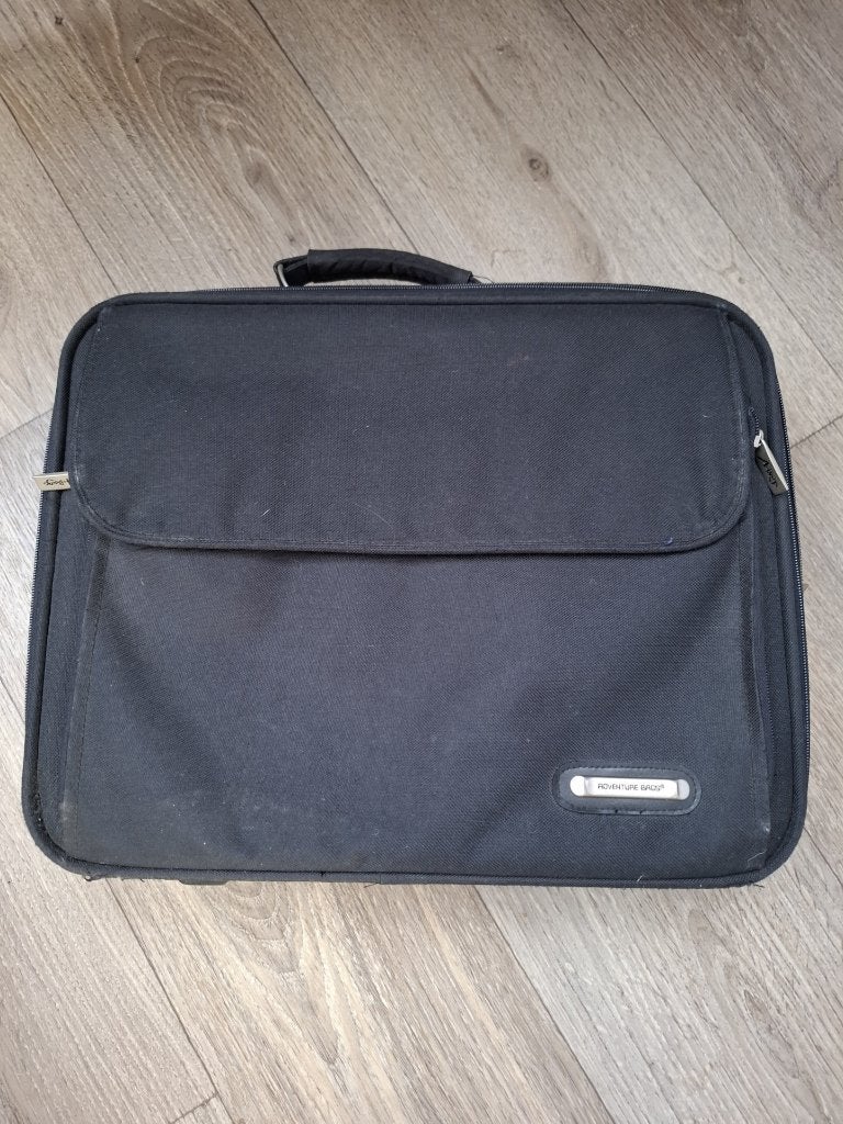 zwarte laptop tas, Computers en Software, Laptoptassen, Gebruikt, Schouderband, Overige typen, Ophalen of Verzenden