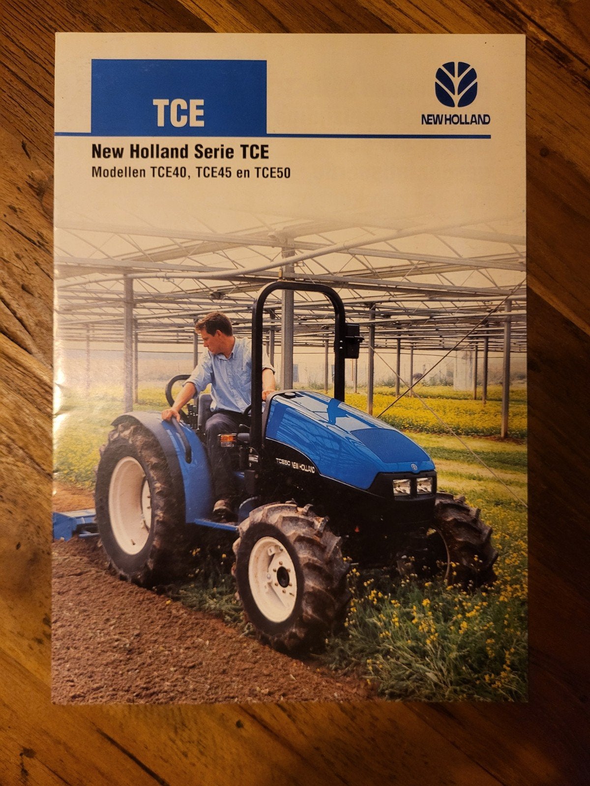 tractor folder New Holland TCE, Boeken, Catalogussen en Folders, Ophalen of Verzenden, Zo goed als nieuw