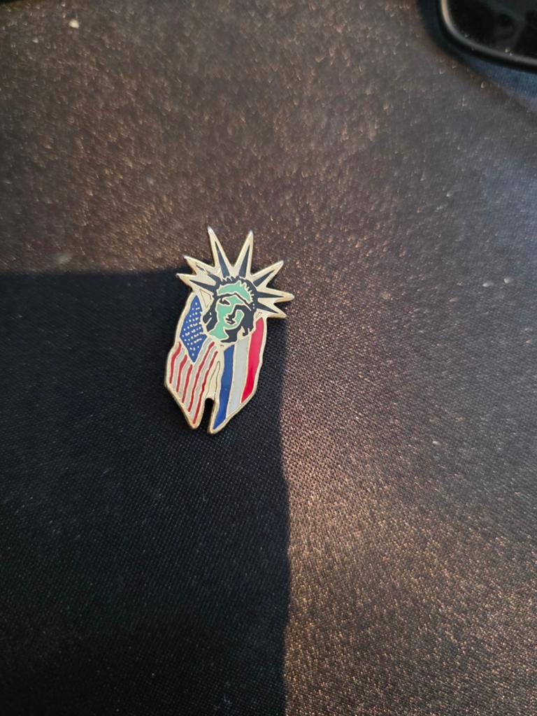Vintage Vrijheidsbeeld Pin / Broche – Liberty Island 1986, Overige materialen, Gebruikt, Minder dan 4 cm, Ophalen of Verzenden
