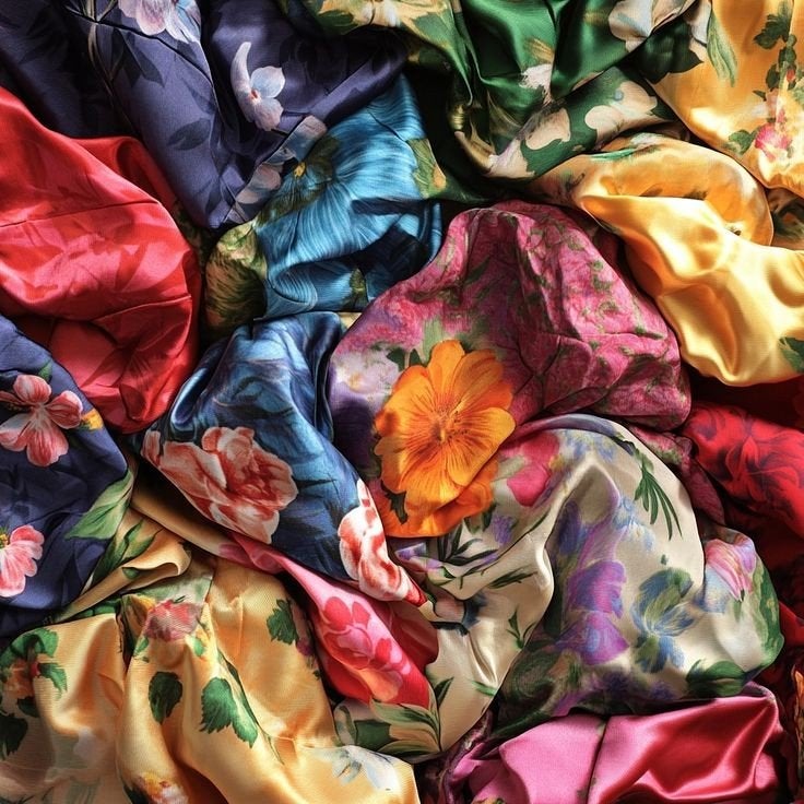 GEZOCHT!: GRATIS KATOENEN STOFFEN / RESTSTOFFEN, Hobby en Vrije tijd, Stoffen en Lappen, Meerkleurig, 120 cm of meer, Ophalen of Verzenden