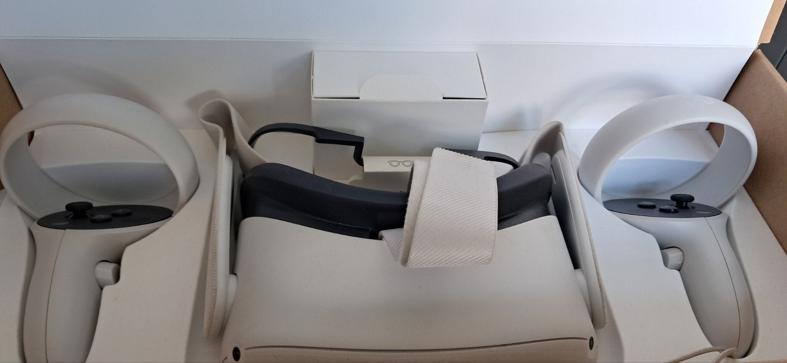 Meta Quest 2 VR-bril met controllers, Ophalen of Verzenden, Zo goed als nieuw, VR-bril, Overige platformen