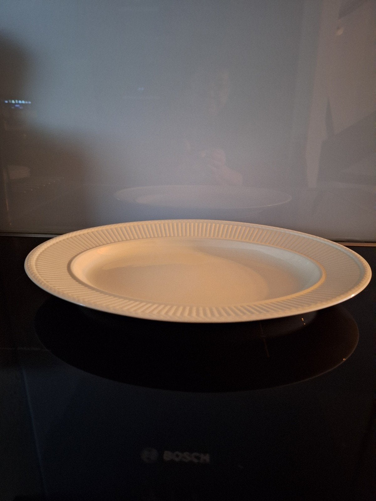 Wegdwood Edme, Huis en Inrichting, Keuken | Servies, Ophalen of Verzenden, Zo goed als nieuw, Aardewerk, Schaal of Schalen