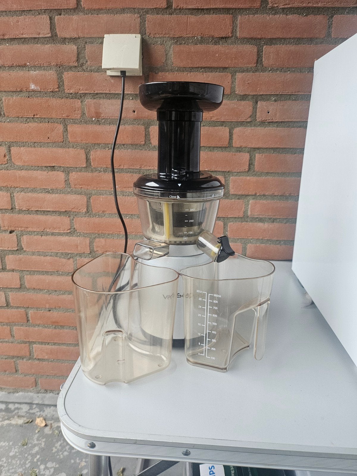 2 Slowjuicers: Versapers HC-SBE08 T1 & Philips HR1946, Ophalen
