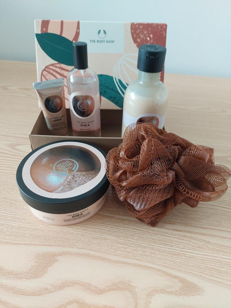 The Body Shop Shea butter Cadeaupakket - Nieuw, Sieraden, Tassen en Uiterlijk, Uiterlijk | Lichaamsverzorging, Ophalen of Verzenden