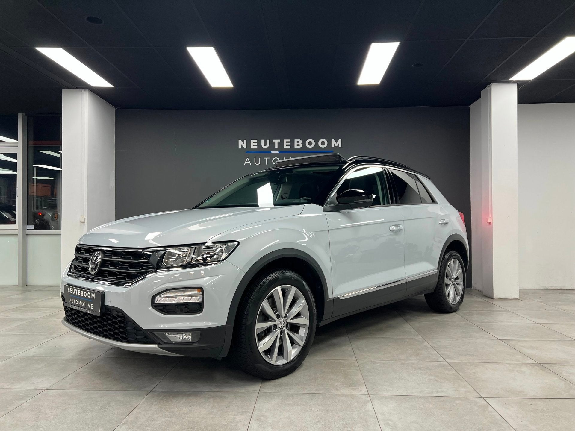 Volkswagen T-Roc 1.0 TSI | Elek.Koffer| Carplay| ACC | Pano, Auto's, Voorwielaandrijving, Stof, Gebruikt, Zwart