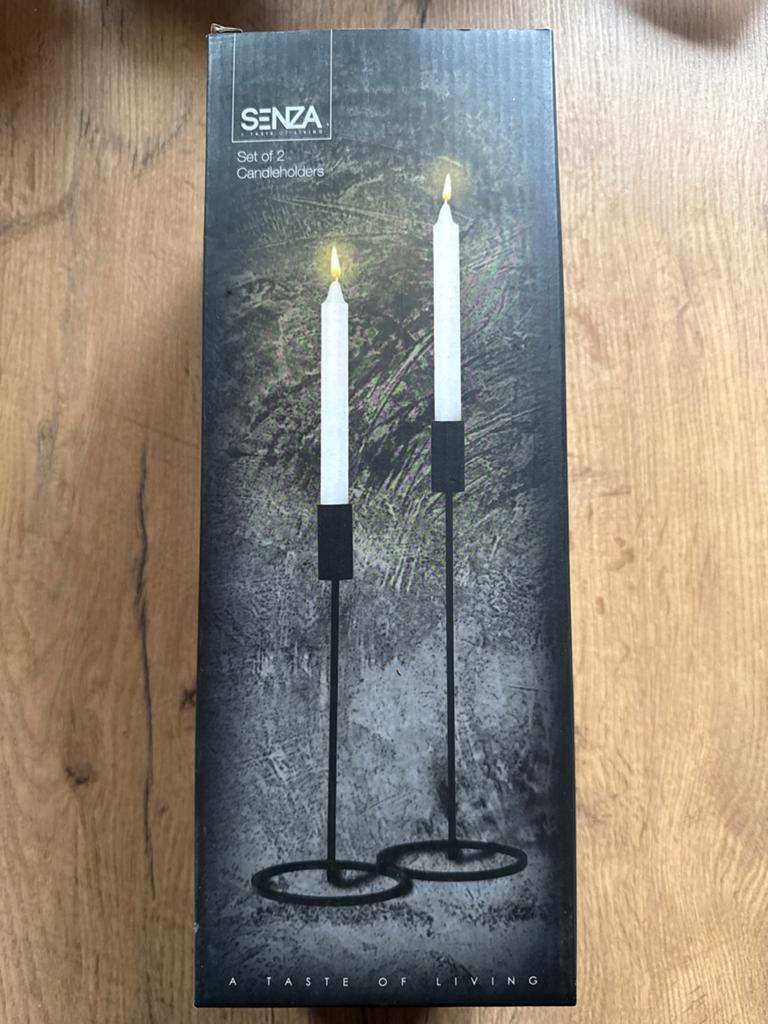 Senza Set van 2 Metalen Kandelaars - Zwart, Huis en Inrichting, Woonaccessoires | Kandelaars en Kaarsen, 25 tot 50 cm, Zwart, Nieuw