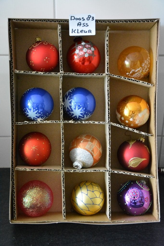 Kerstballen gekleurd Doos 83, Ophalen of Verzenden, Zo goed als nieuw