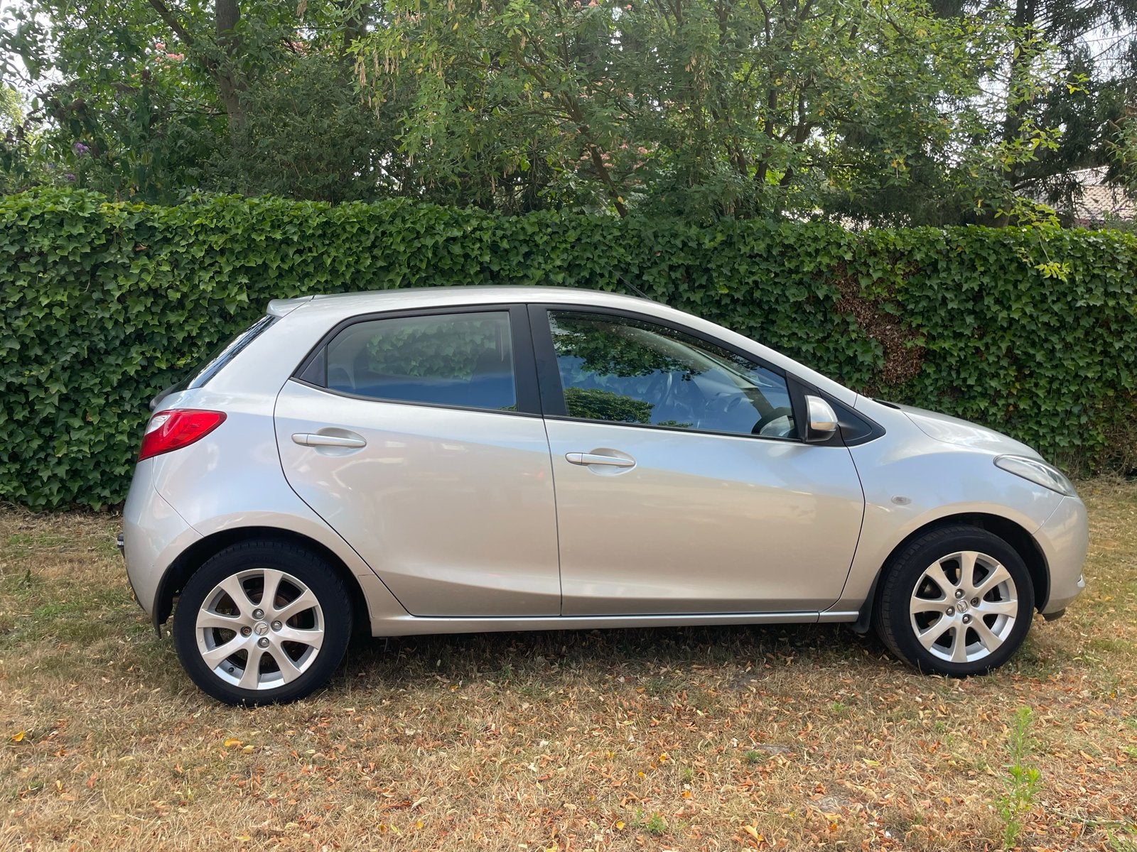 Mazda 2 1.3 55KW 5DRS 2008 Grijs, Voorwielaandrijving, 74 pk, 31 €/maand, 4 cilinders
