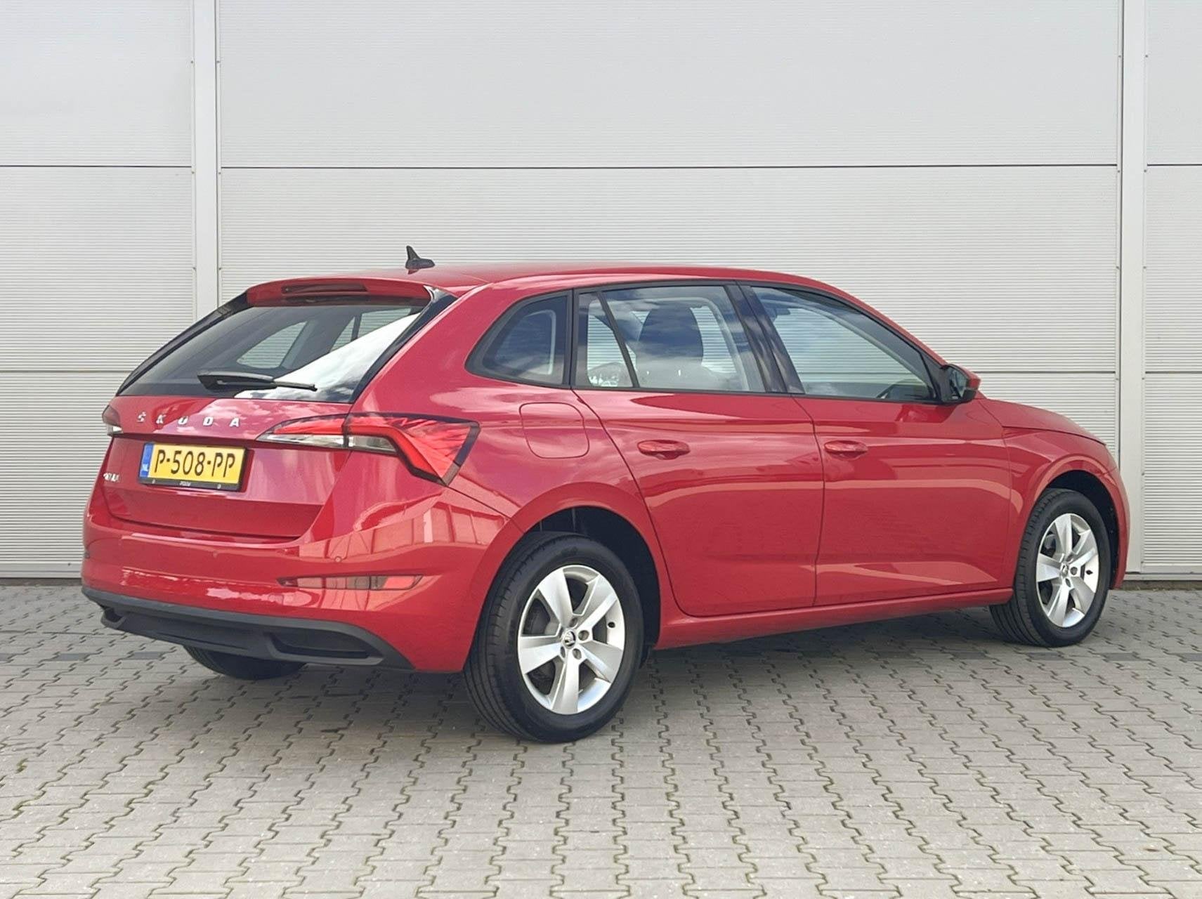 Skoda Scala 1.0 TSI 110pk Ambition | Smartlink | Trekhaak |, 12 maanden, Gebruikt, 610 kg, 49 €/maand
