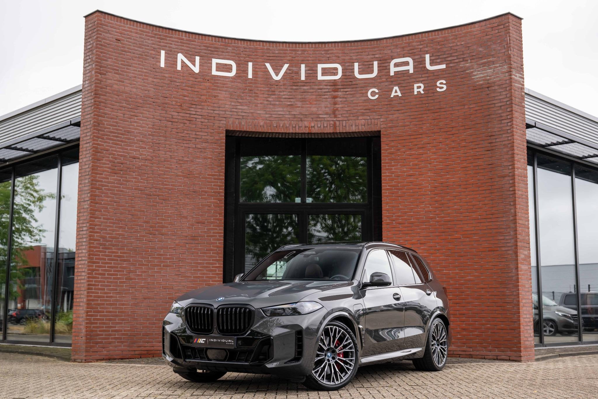 BMW X5 xDrive50e M-Sport Pro Pano Carbon H/K 22'', Auto's, Automaat, Dealer onderhouden, Automatische klimaatregeling, Gebruikt