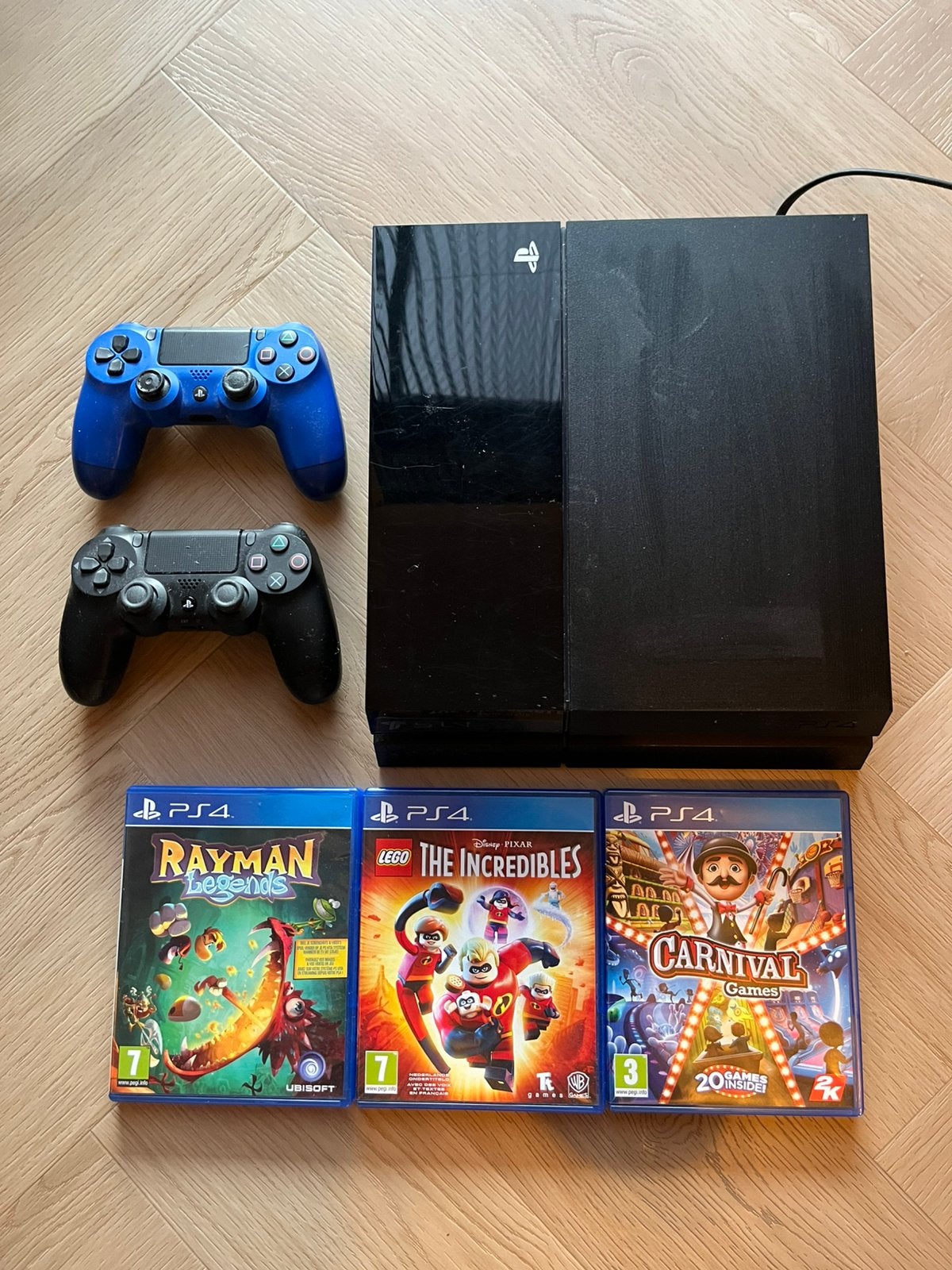 Playstation 4 , 2 controllers en 3 spellen, Ophalen, Gebruikt, Met 2 controllers, Original