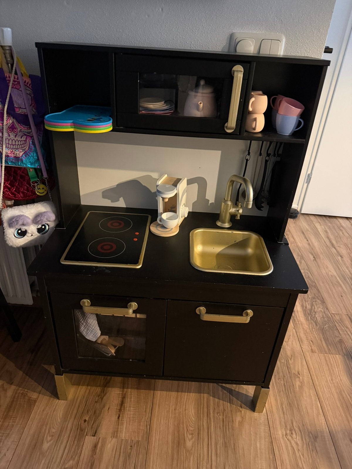 Ikea keukentje gepimpt zwart/goud, Ophalen, Zo goed als nieuw