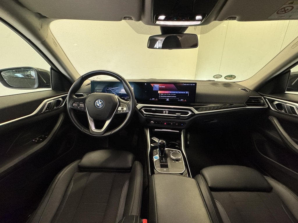 BMW i4 eDrive40 84 kWh | Navi | Camera | Carplay | soH 94%, Auto's, BMW, Achterwielaandrijving, Met garantie (alle), Leder en Stof
