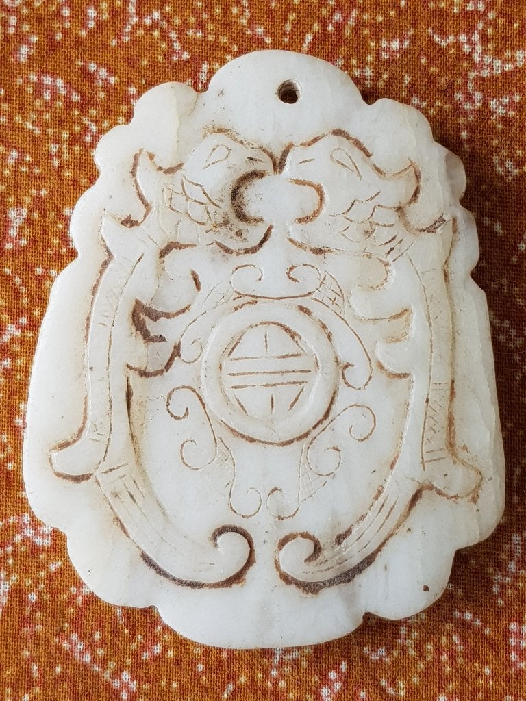 Mooi antiek Oosters jade amulet met draken 6,3 cm., Wit, Sieraad, Handgemaakt, Natuurlijk materiaal