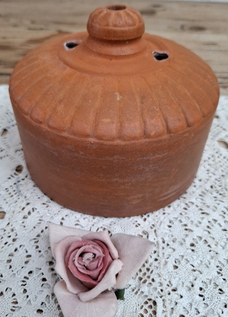 Doorleefde Victoriaanse dubbelwandige terra cotta boterklok, Ophalen of Verzenden