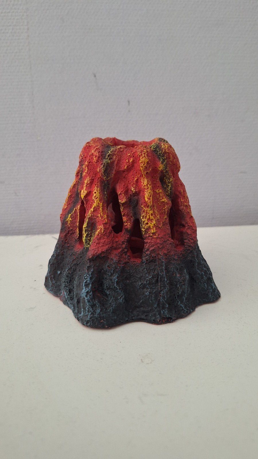 Aquarium decoratie vulkaan / lava grot – leuke schuilplek vo, Dieren en Toebehoren, Ophalen, Plant(en), Steen of Hout