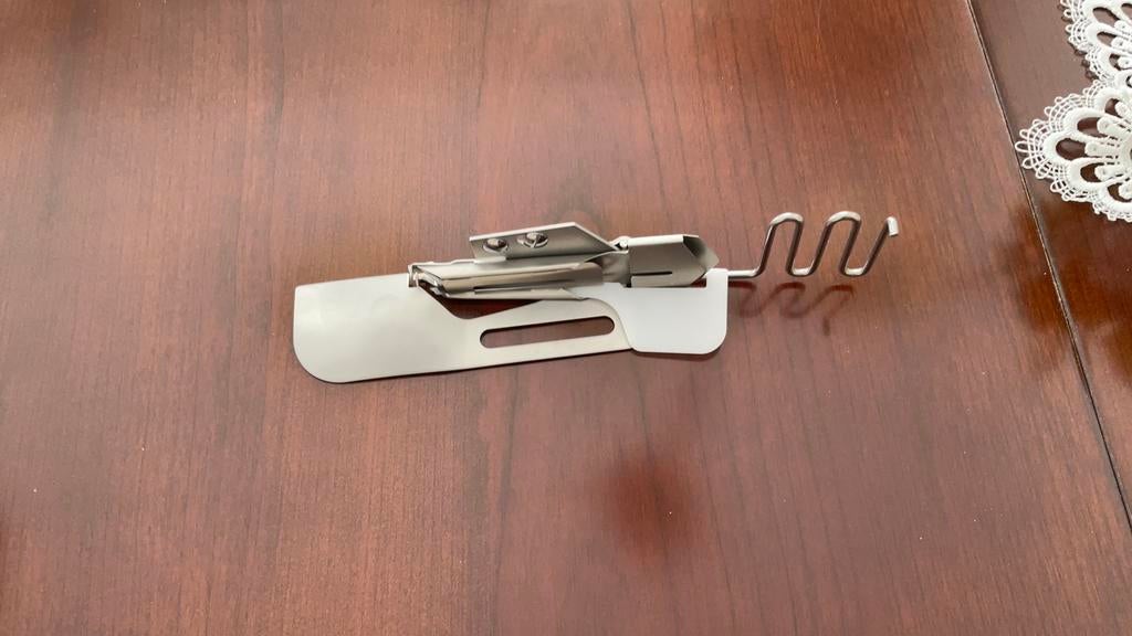 Bandgeleider voor Brother 3550, Hobby en Vrije tijd, Ophalen of Verzenden, Nieuw, Naaimachine, Brother