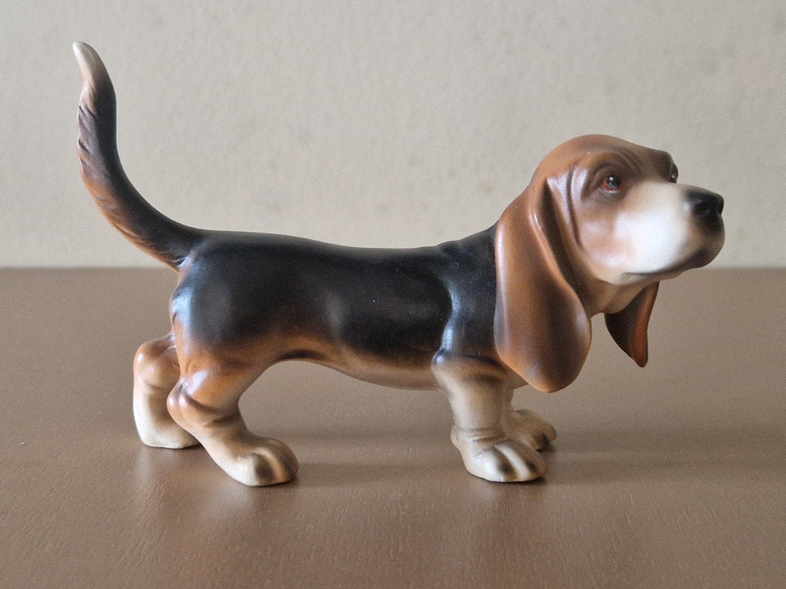 Goebel Basset Hound Beeldje - Vintage Porselein Hond, Ophalen of Verzenden, Zo goed als nieuw, Hond of Kat, Beeldje of Figuurtje