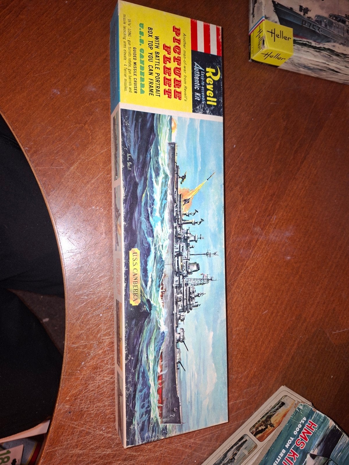 Revell USS Canberra Guided Missile Cruiser 1/475, Verzenden, Zo goed als nieuw, Revell