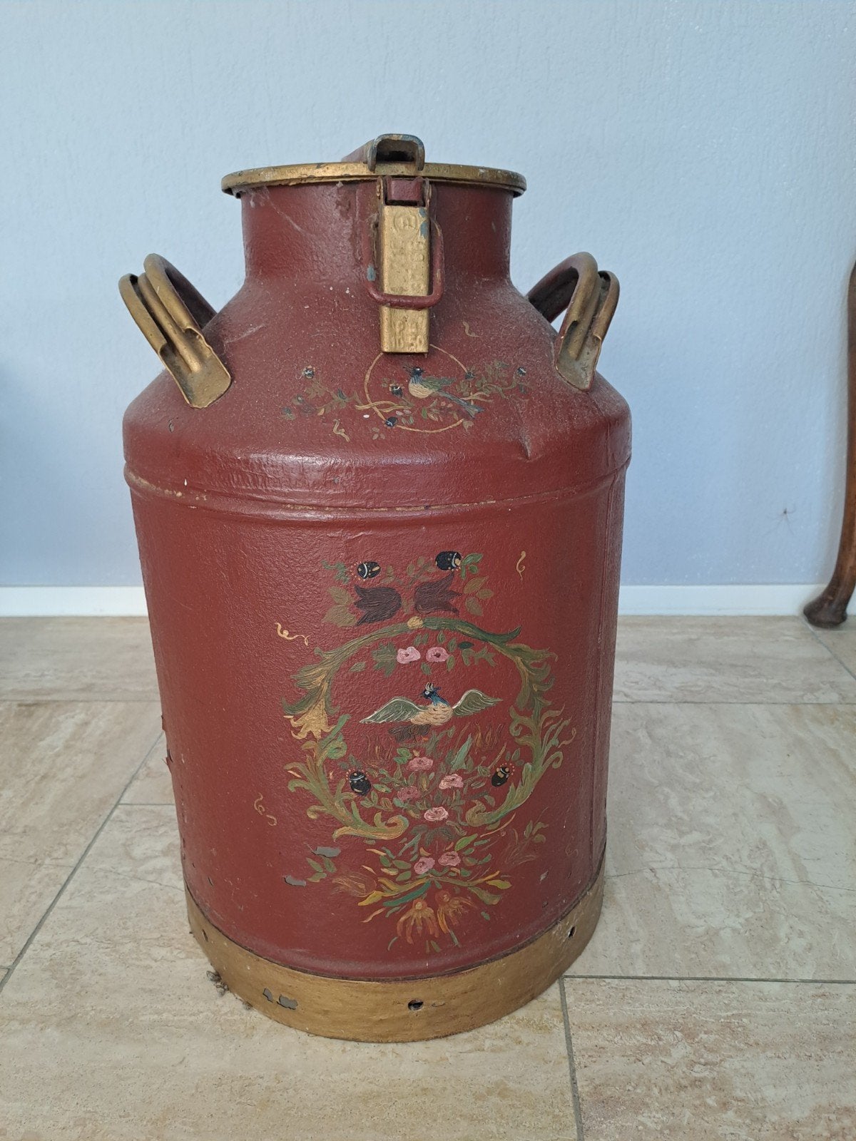 Antieke melkbus met handgeschilderde decoratie, Ophalen