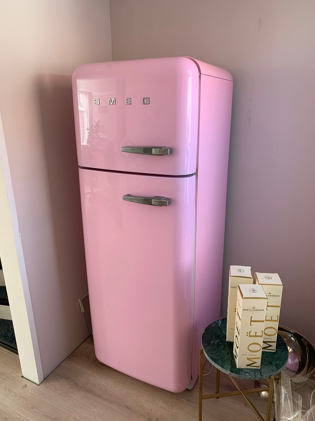 Roze SMEG koelkast, Witgoed en Apparatuur, Koelkasten en IJskasten, Ophalen, Gebruikt, 200 liter of meer, 60 cm of meer