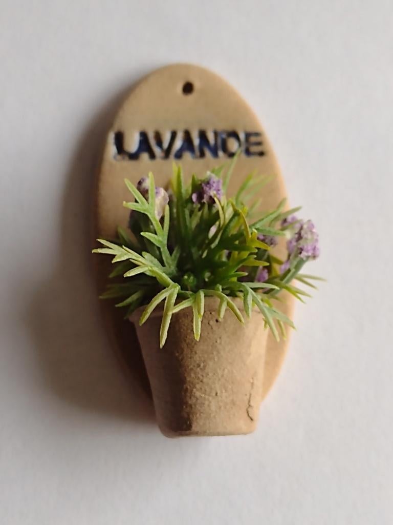 terra cotta muurpot met lavendel - Fennicole, Verzamelen, Poppenhuizen en Toebehoren, Nieuw, Decoratie, Ophalen