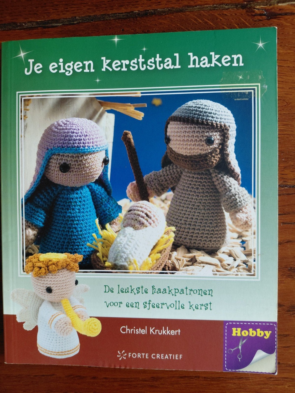 Christel Krukkert - Je eigen kerststal haken, Ophalen of Verzenden, Zo goed als nieuw, Christel Krukkert, Overige onderwerpen