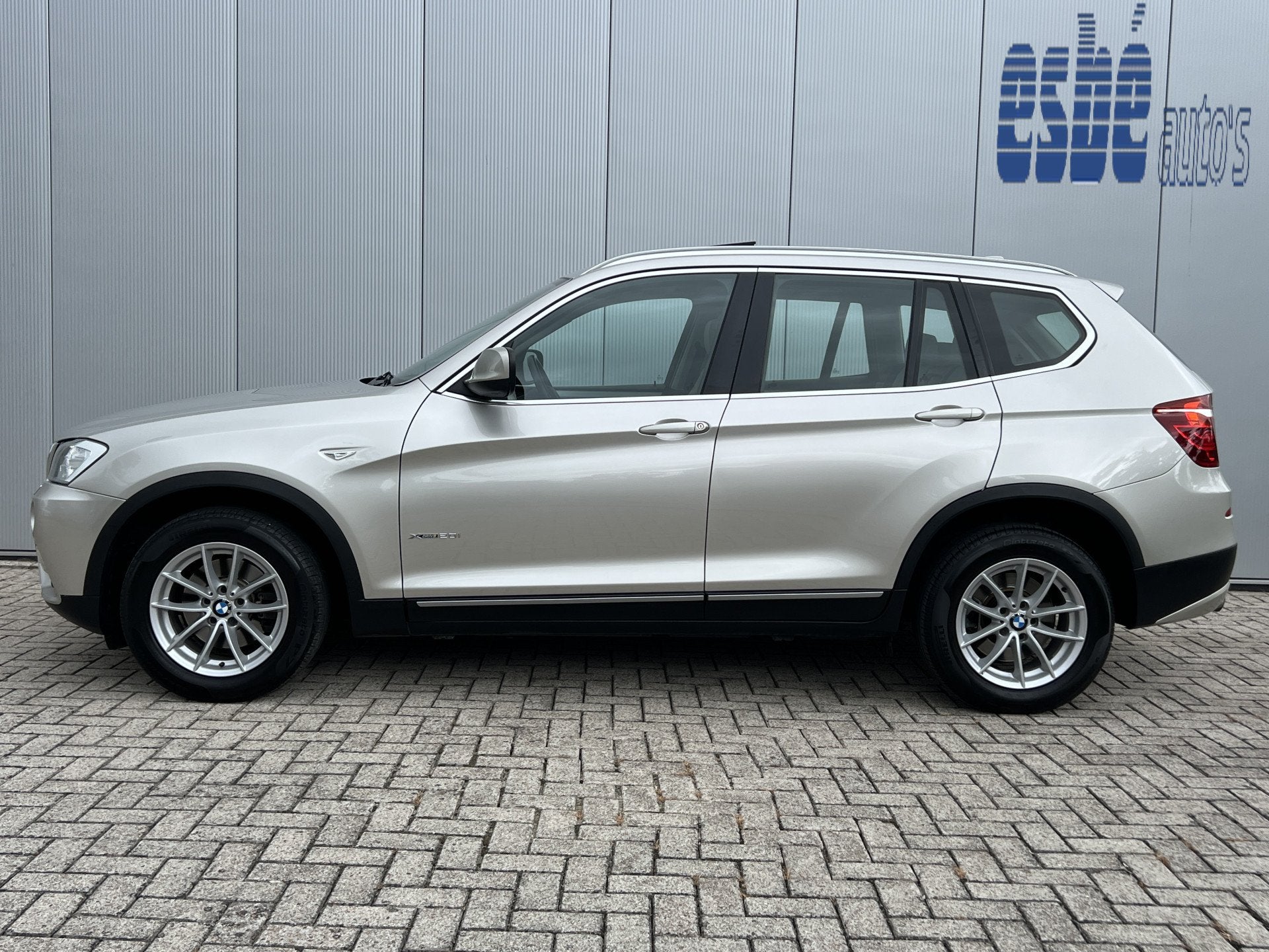 BMW X3 xDrive20i High Executive Navigatie Prof Camera Panora, Euro 5, Gebruikt, Beige, 4 cilinders