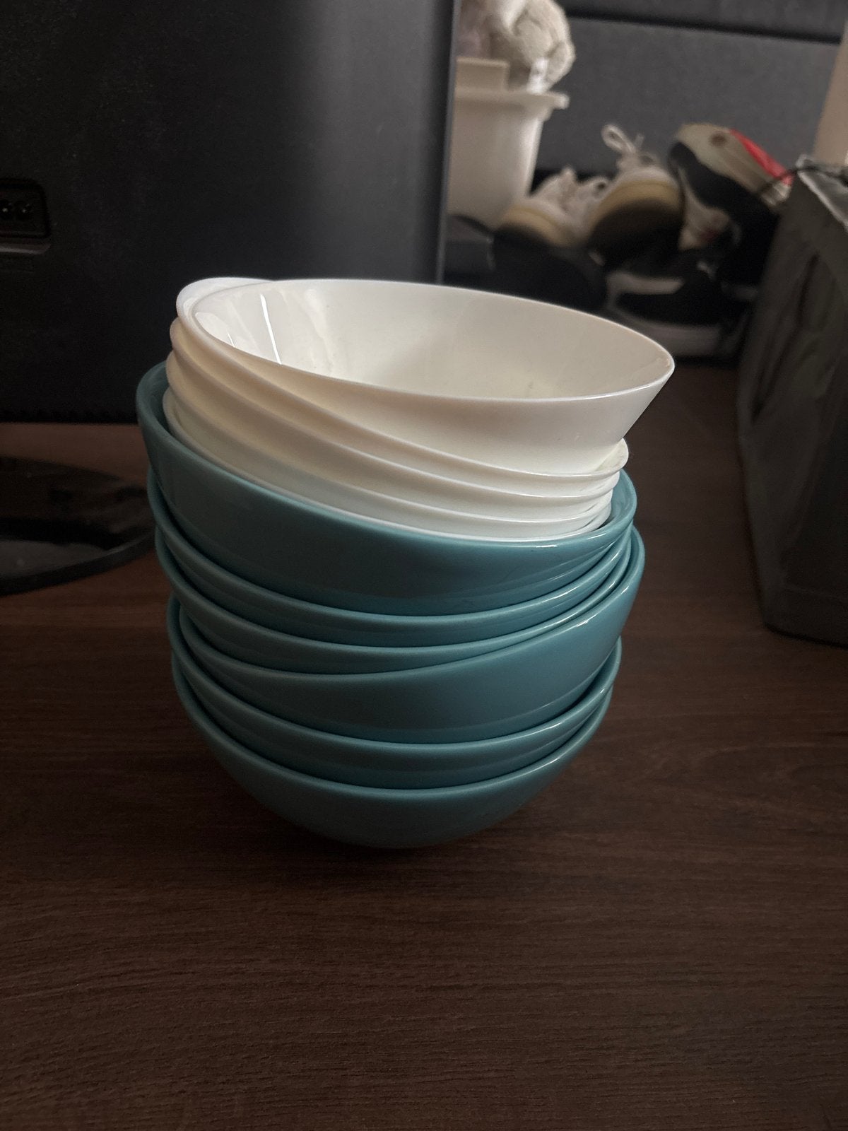 Set van 7 kommen: 4 blauw, 3 wit - Zo goed als nieuw, Ophalen of Verzenden, Zo goed als nieuw, Keramiek, Kom(men)
