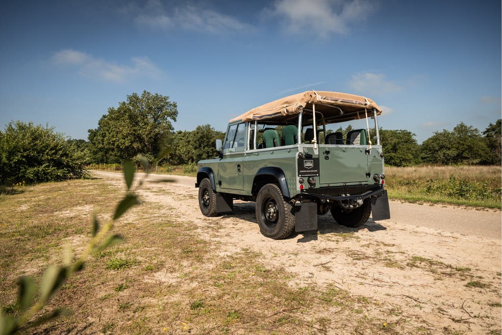 Land Rover Defender 90 benzine 2.5 gerestaureerd Wegenbelast, foto 10