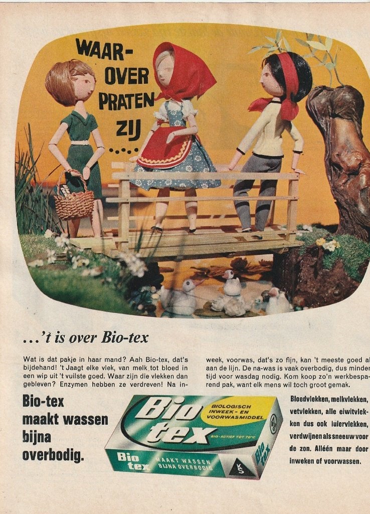 Retro reclame 1966 Biotex Nijmegen wasmiddel pakje in mandje, Verzamelen, Retro, Verzenden, Overige typen