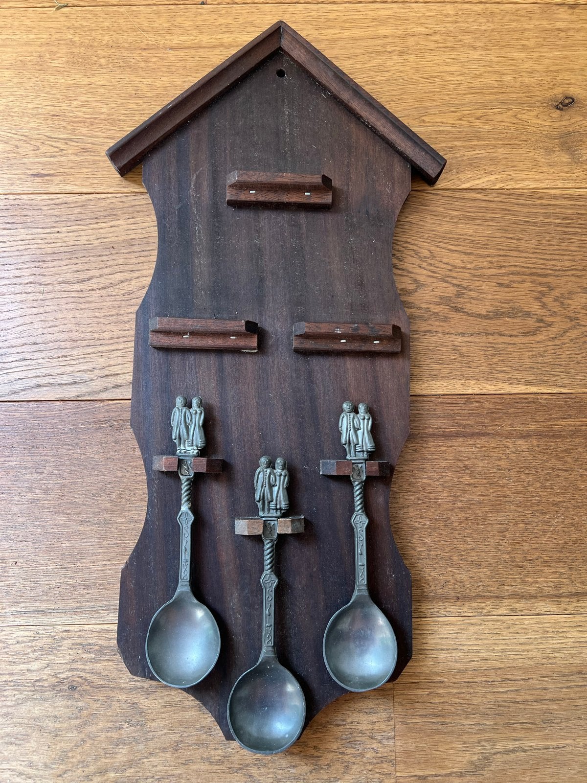 Vintage houten lepelrek met 3 tinnen lepels, Antiek en Kunst, Ophalen of Verzenden