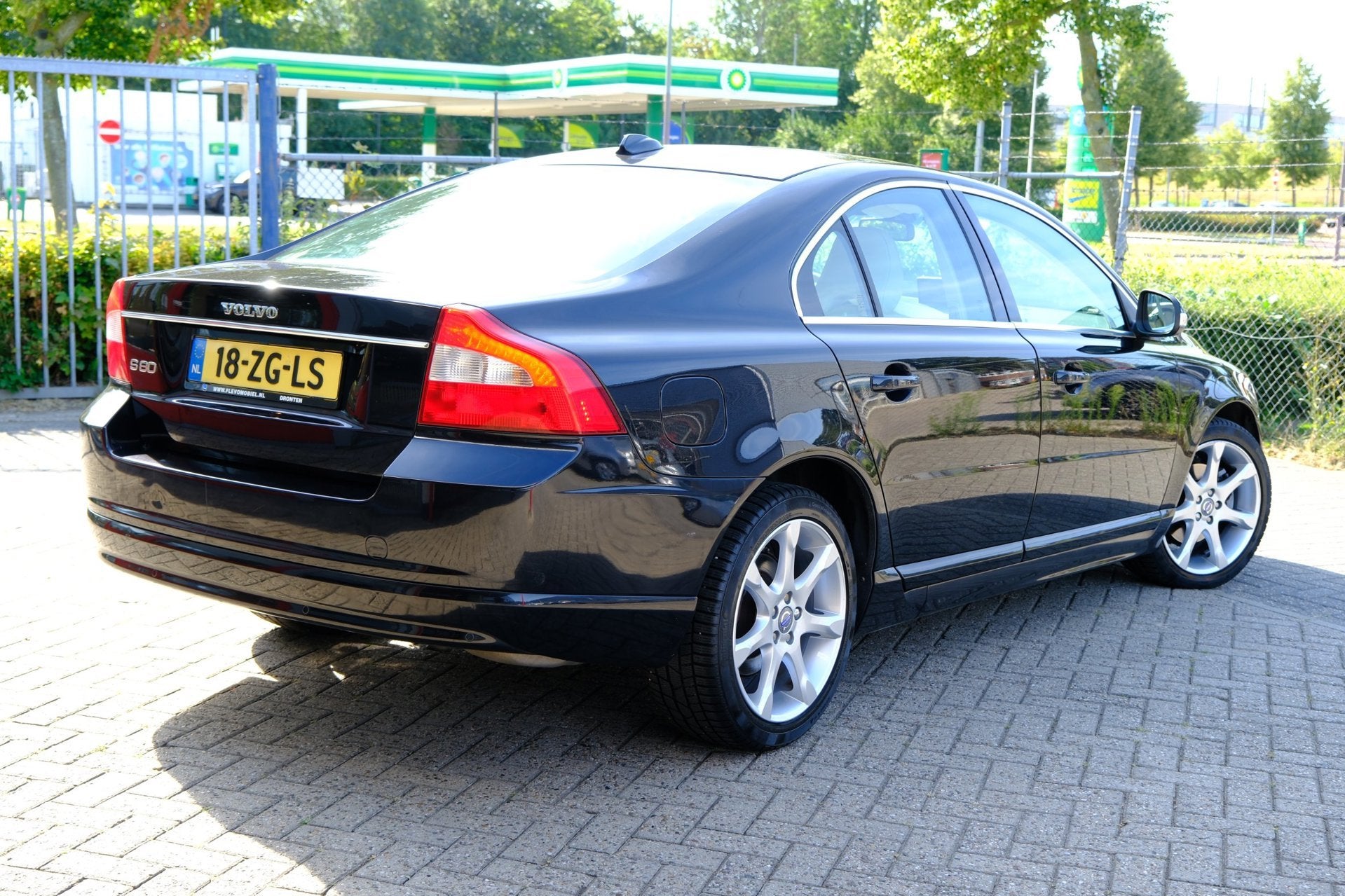 Volvo S80 2.5 T 200pk Summum Aut. Xenon|Navi|Leder|Clima|LMV, Auto's, Dealer onderhouden, 1514 kg, Bedrijf, Sedan
