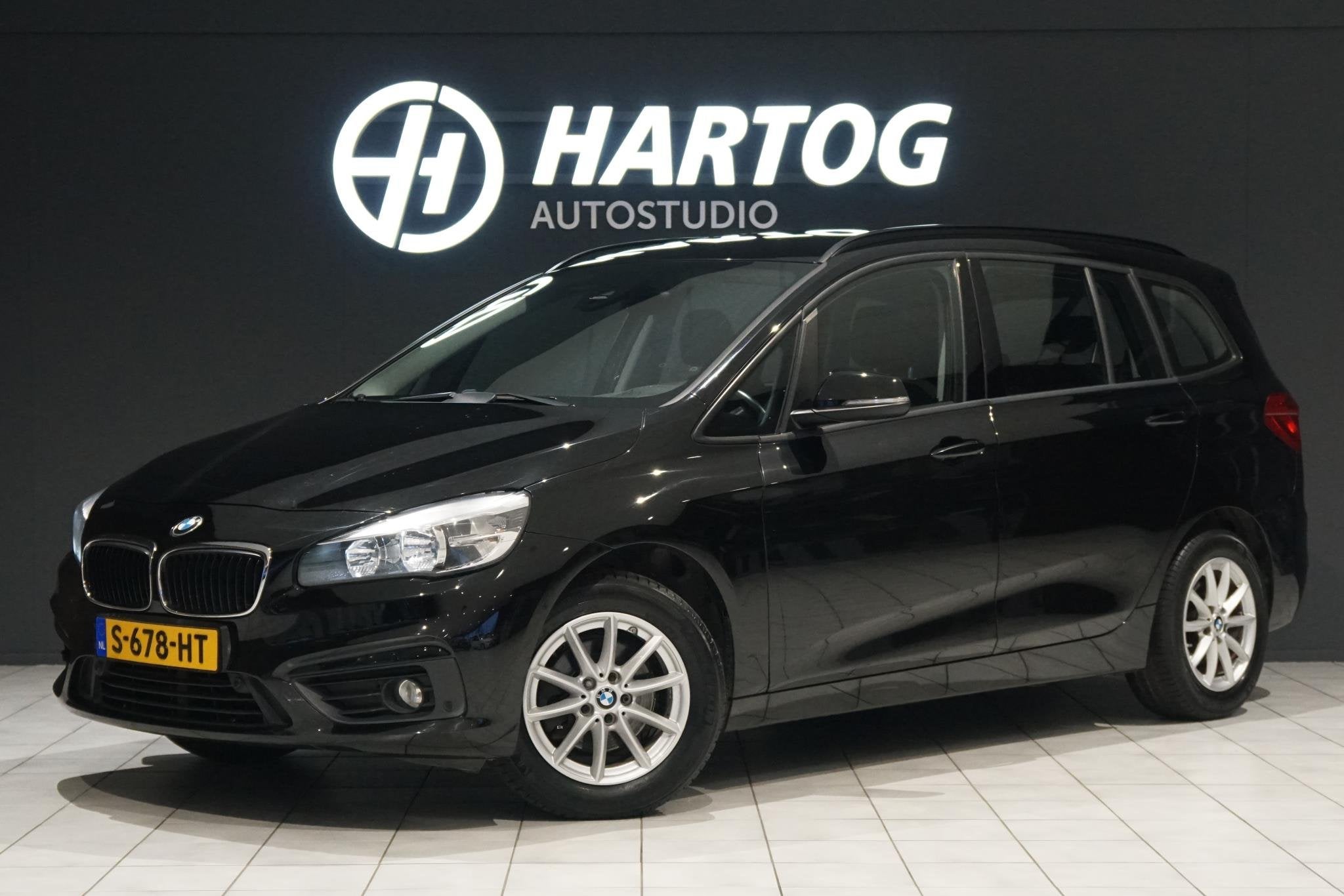 BMW 2-serie Gran Tourer 216i + STOELVERWARMING / NAVIGATIE, Voorwielaandrijving, Gebruikt, Euro 6, 2-Serie Gran Tourer