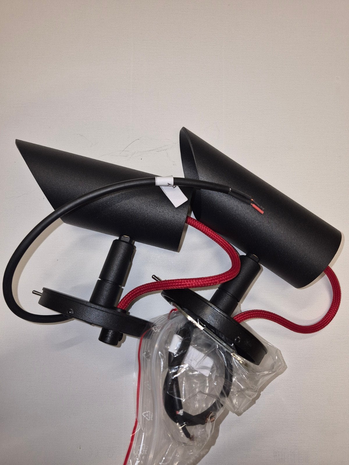 2x Scandinavische wandlampen 24V - Nieuwstaat, Huis en Inrichting, Metaal, Met verlichting, Zwart, Nieuw
