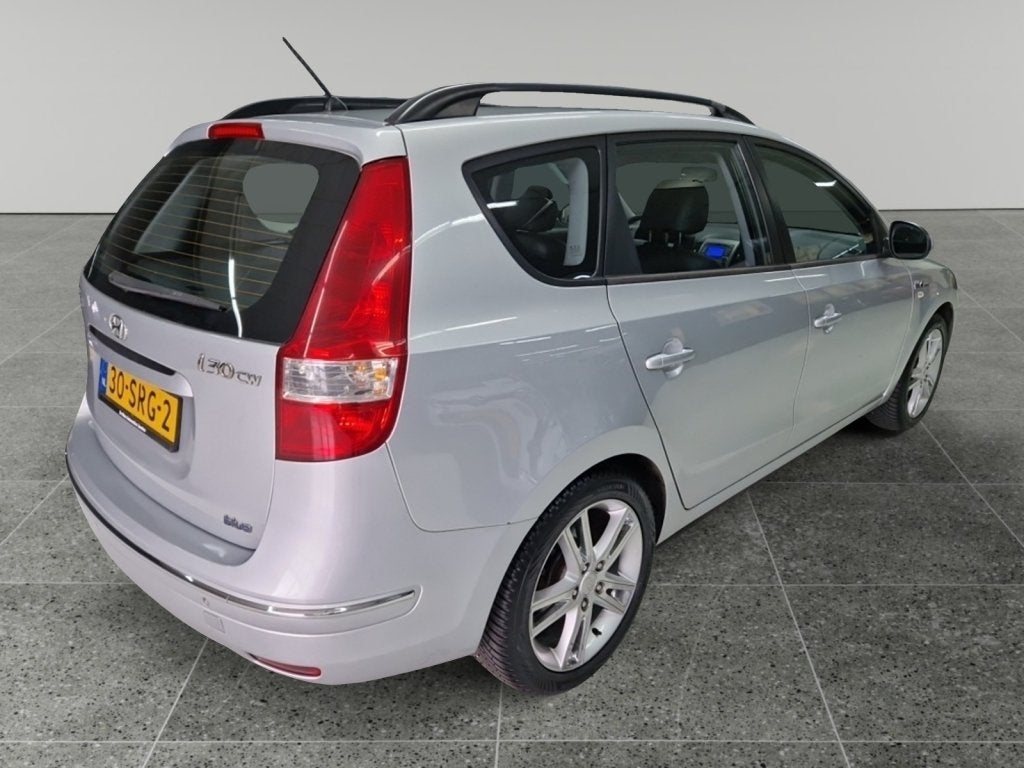 Hyundai i30 CW 1.6i Blue Dynamic Zeer nette auto, 127 pk, Gebruikt, 1591 cc, Handgeschakeld