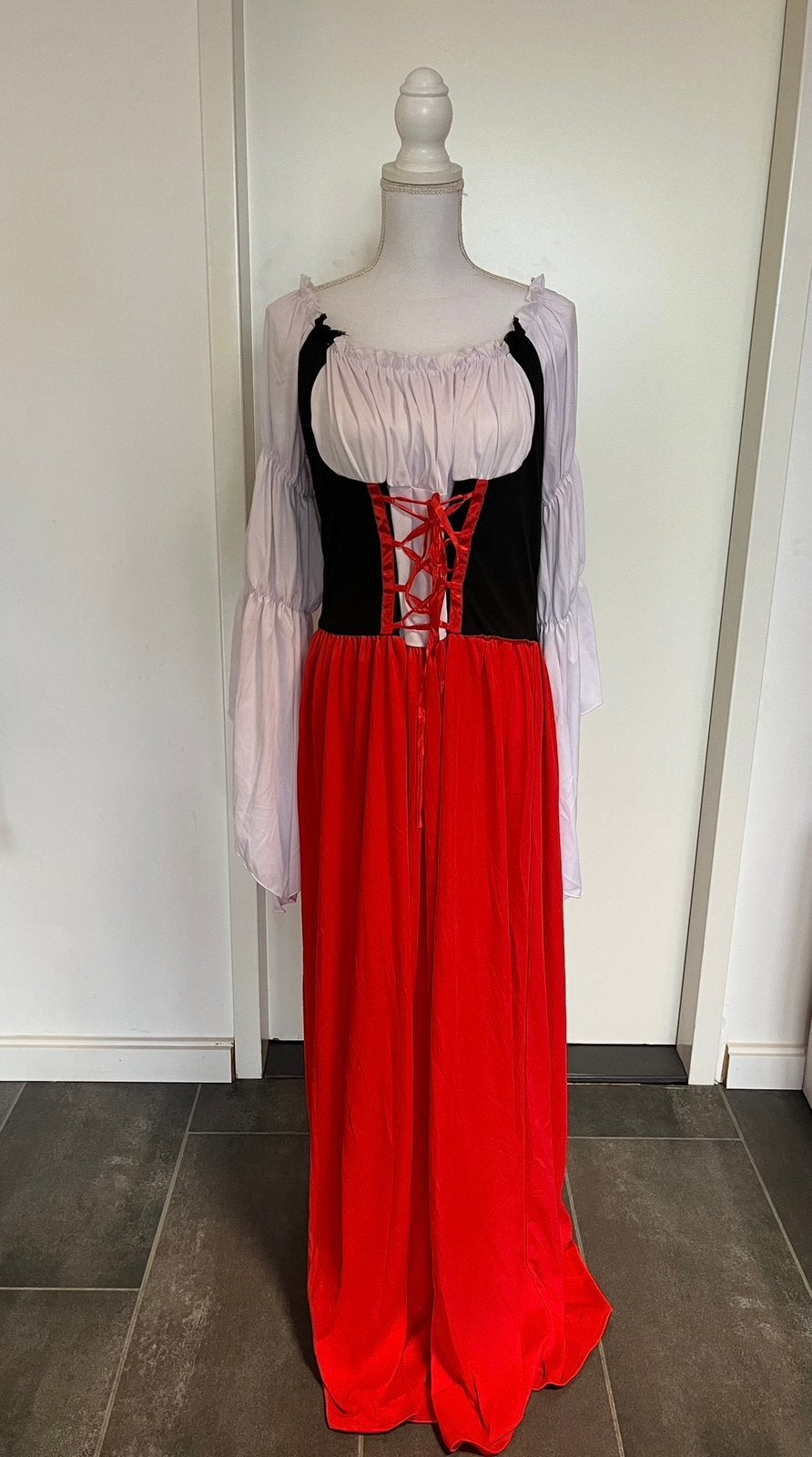 Dirndl jurk rood zwart wit maat L – Oktoberfest Tiroler jurk, Ophalen of Verzenden, Nieuw, Maat 42/44 (L), Kleding