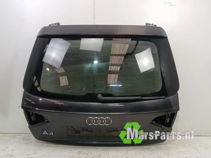 Achterklep van een Audi A4 (LZ7L)