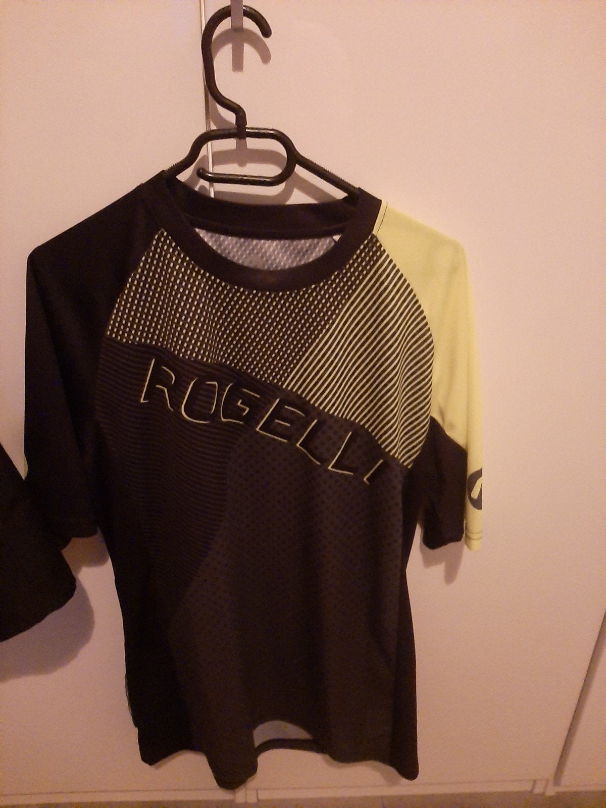 MTB kleding Sportkleding set: Jas, Shirt en Broek met zeem., Maat 48/50 (M), Zwart, Ophalen of Verzenden, Hardlopen of Fietsen