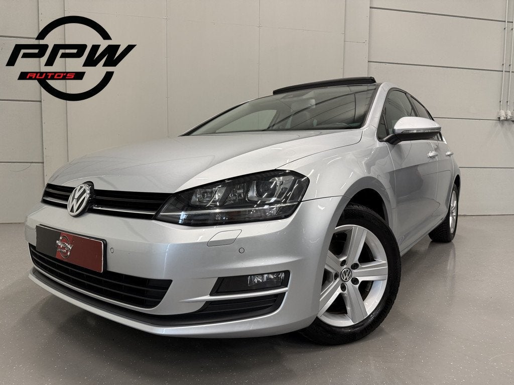 Volkswagen Golf 1.2 TSI 110PK DSG 5drs. PANO/BI-XENON/LEER-S, Auto's, Zwart, 4 cilinders, Met garantie (alle), Leder en Stof