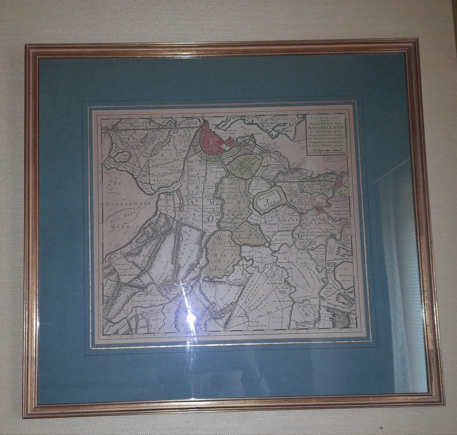 3 ingelijste prenten: Amsterdam, Hilversum, Hoeksewaard, Antiek en Kunst, Ophalen, 57 cm, Ingelijst, Cartografie