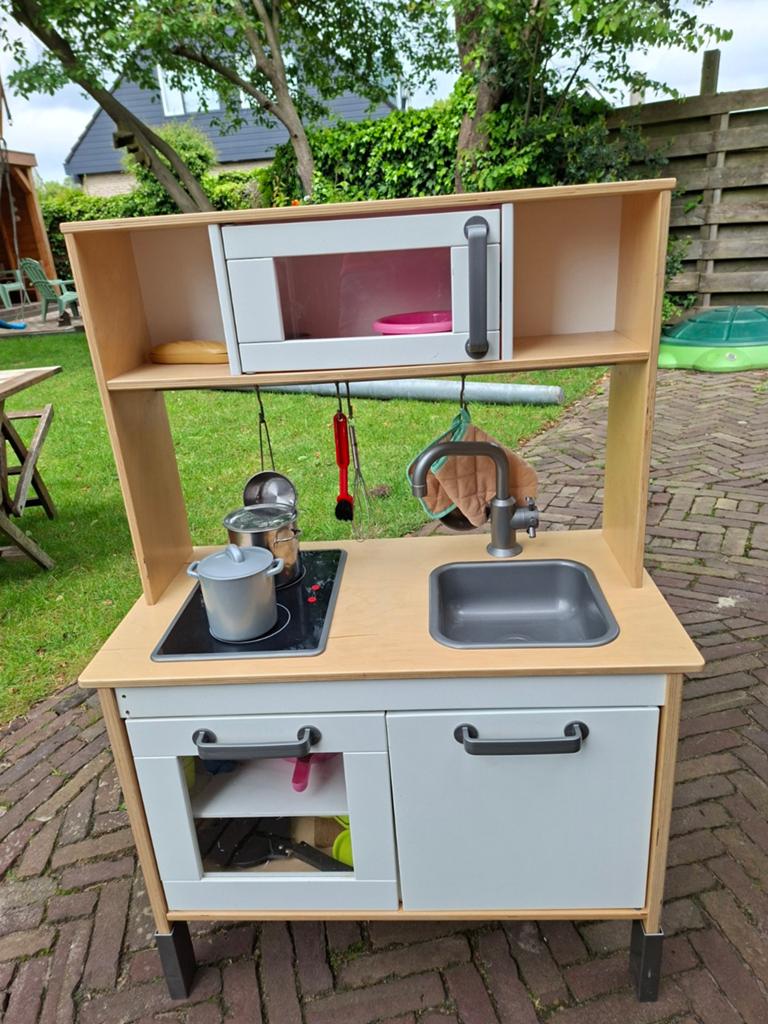 Houten kinderkeuken met magnetron en accessoires, Ophalen