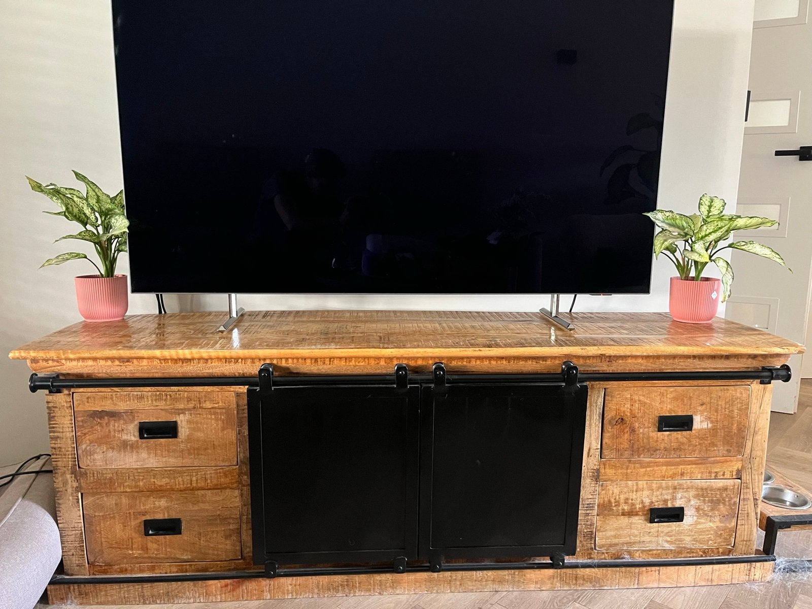 Mango houten tv-meubel en hoge kast set, Ophalen, 100 tot 150 cm, Zo goed als nieuw, 150 tot 200 cm