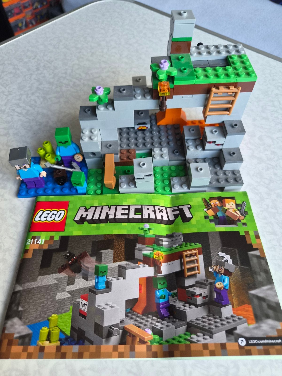 LEGO Minecraft De Grot (21141) - Compleet met handleiding, Ophalen of Verzenden, Zo goed als nieuw, Complete set, Lego