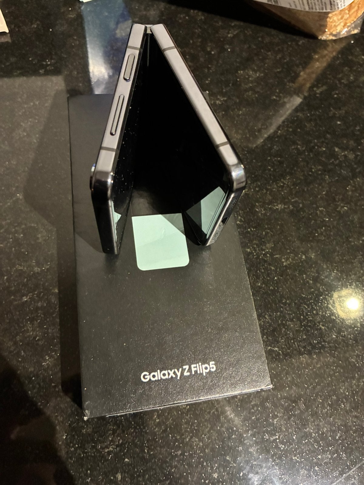 Samsung galaxy z flip 5 in nieuwstaat! Krasvrij!, Telecommunicatie, Mobiele telefoons | Samsung, Ophalen, Zwart, Zo goed als nieuw