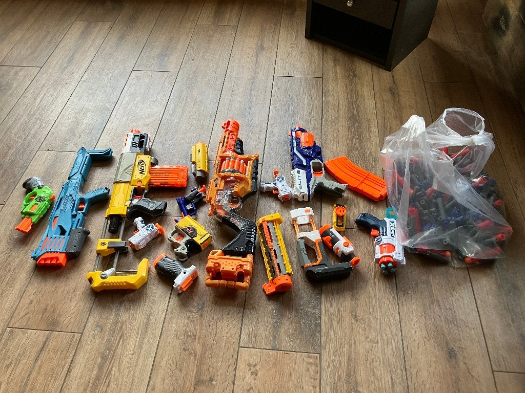 partij nerf geweren pistolen met pijtjes, Ophalen of Verzenden, Gebruikt