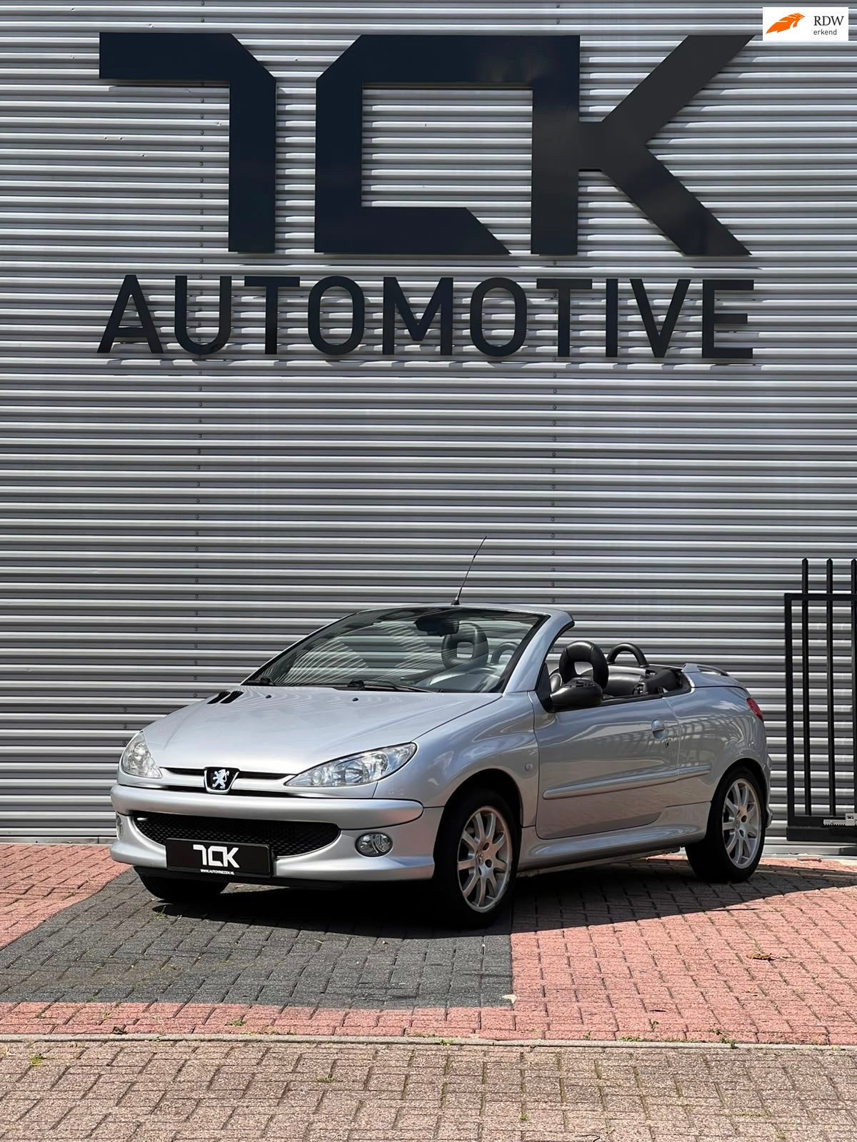 Peugeot 206 CC 1.6-16V Quiksilver | APK 3-27 | Leer, Voorwielaandrijving, Gebruikt, Zwart, 4 cilinders