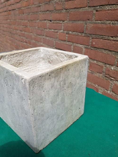 -	Bloempot betonlook, keramisch, Tuin en Terras, Bloempotten, Ophalen of Verzenden, 'T Olde Gre-j, Info@toldegrej.nl, Endepoelstraat 20f Didam